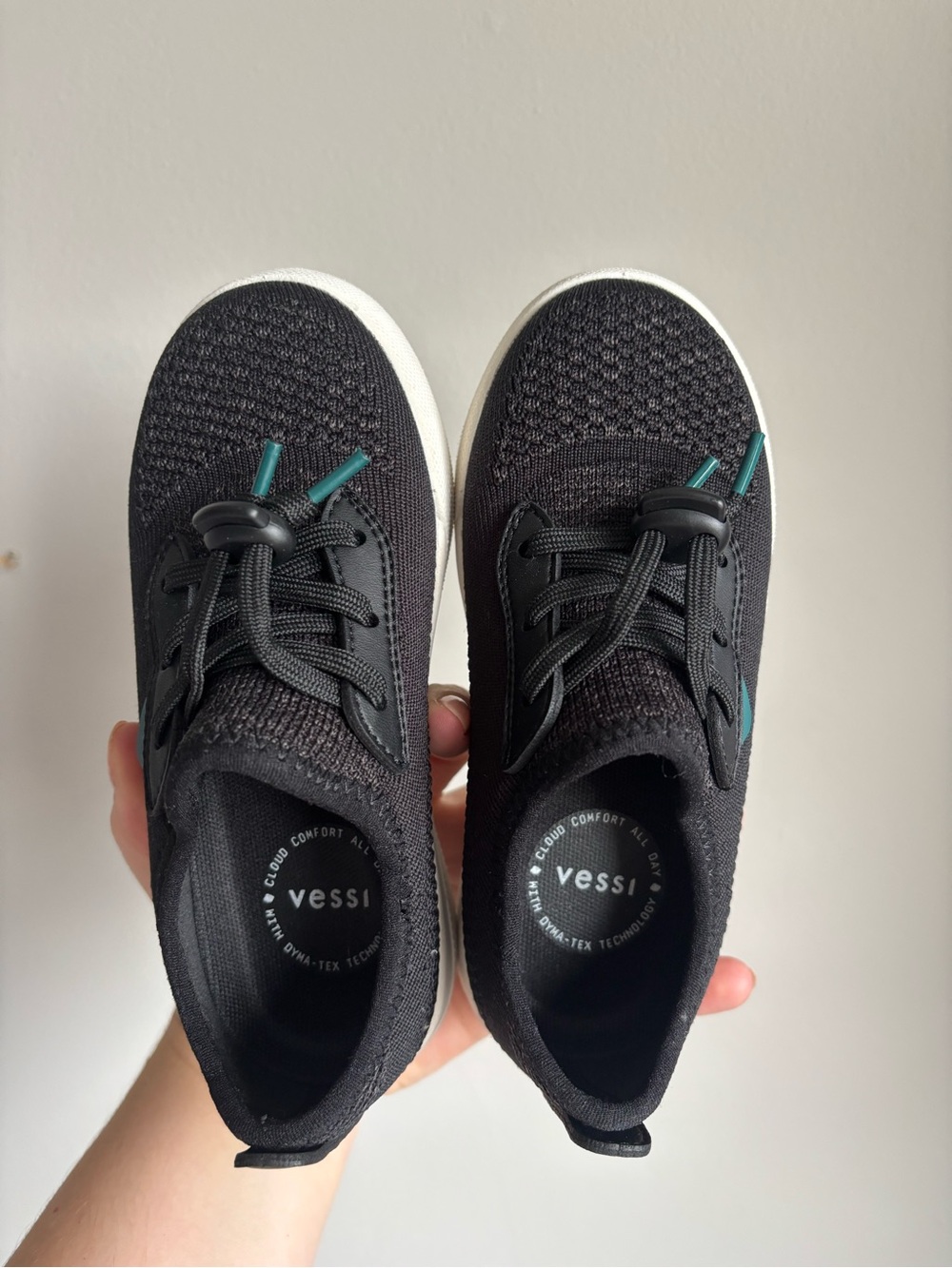 Vessi kids “weekend” black sneaker size child’s 11 new condition